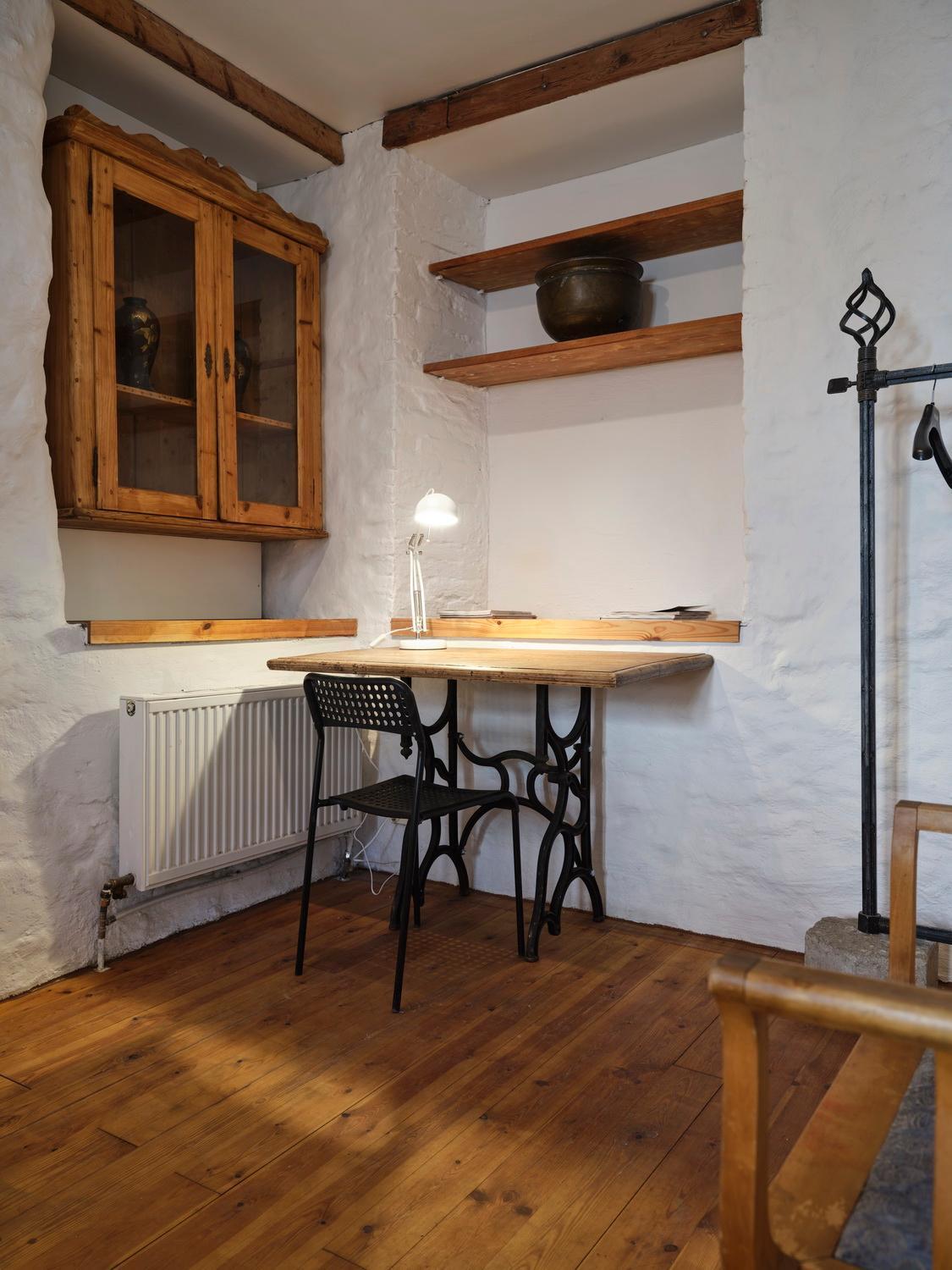 Historic Apartment With Private Garden In Old Town Tallinn Exteriör bild
